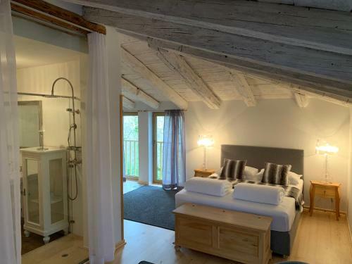 Hostal Residence Apolonija Guest House
