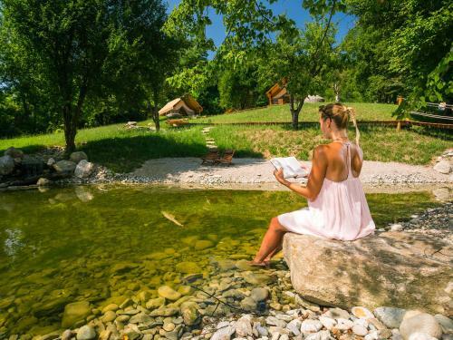 Chateau Ram?ak, Vineyard Glamping Resort