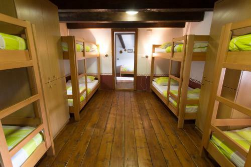 Pliskovica Youth Hostel