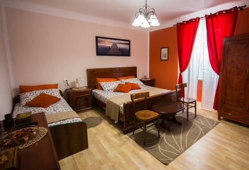 Hostal Phiros B&B