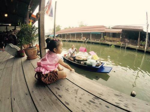 Baanklong Amphawa Homestay