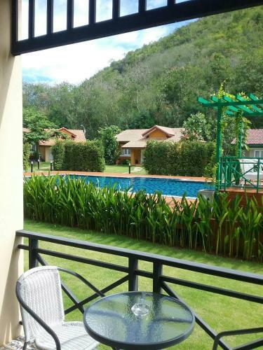 Hotel Palazzo Pavone Gallery & Resort