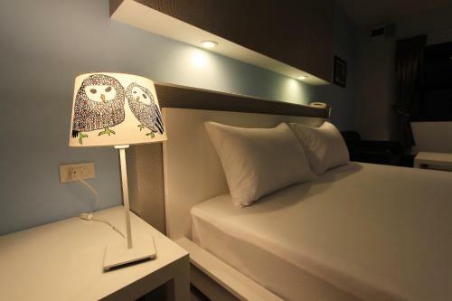 Hotel Eazy Motel B.a.n.g.n.a