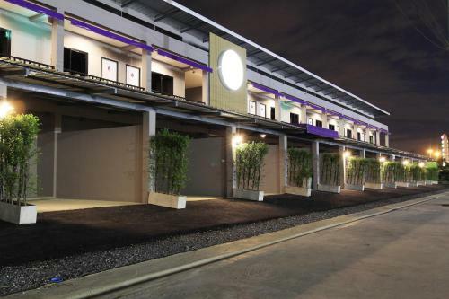 Hotel Eazy Motel B.a.n.g.n.a