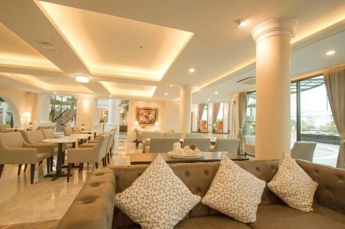 The Green View Hotel