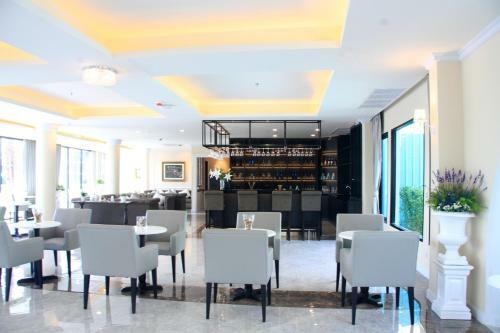 The Green View Hotel