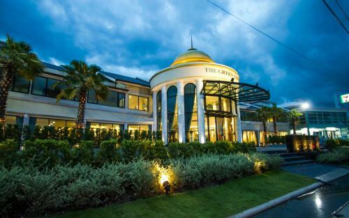 The Green View Hotel