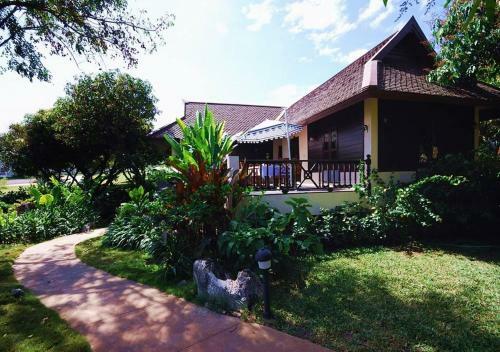 Hotel Phuwanalee Resort