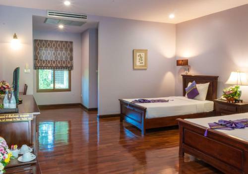 Hotel Phuwanalee Resort