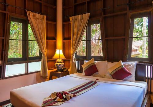 Hotel Phuwanalee Resort