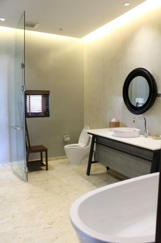 Hotel Atta Lakeside Resort Suite