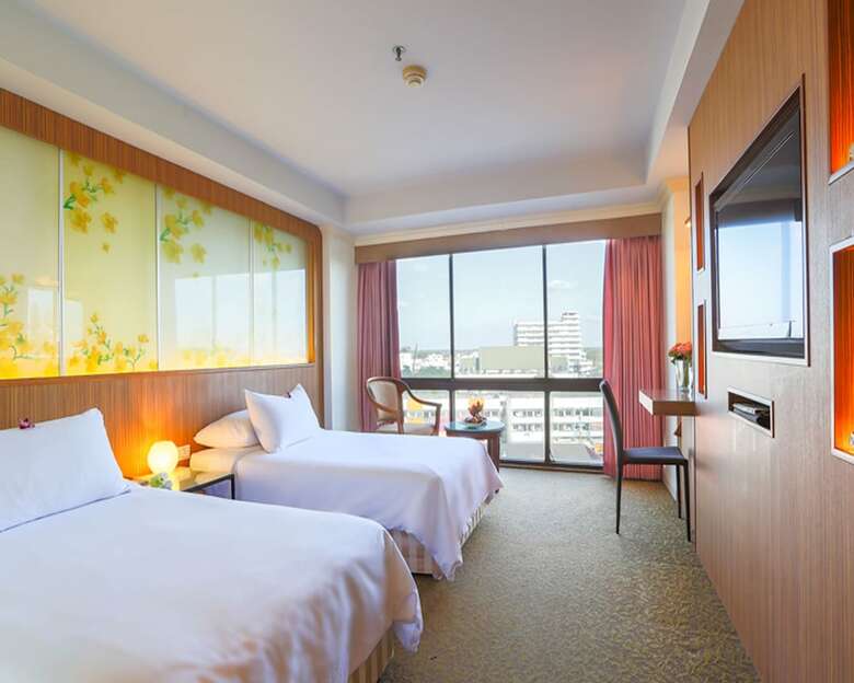Ploy Palace Hotel