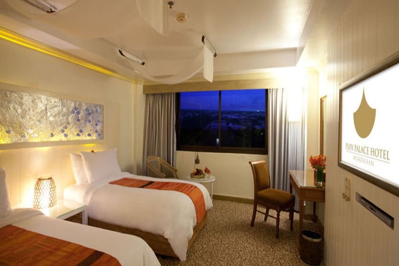 Ploy Palace Hotel