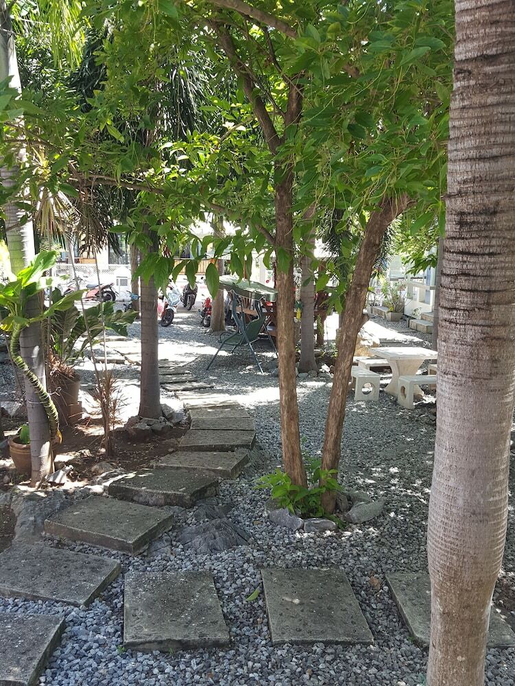 Hotel Charlie's Bungalows