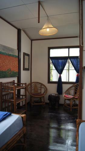 Hostal Mut Mee Garden Guest House