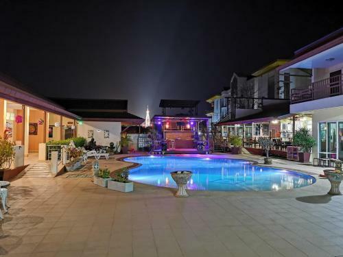 Hotel Baan Sabaijai Resort