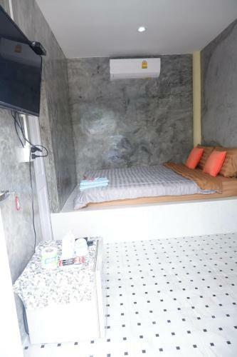 Hostal Baanpak Jomyutt Suan Phueng