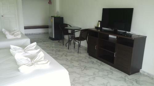 Hotel Thipburee Resort