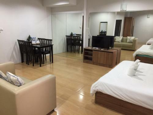Alongkorn Hotel By Sb