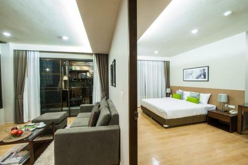 Hotel Burgundy Residence 304