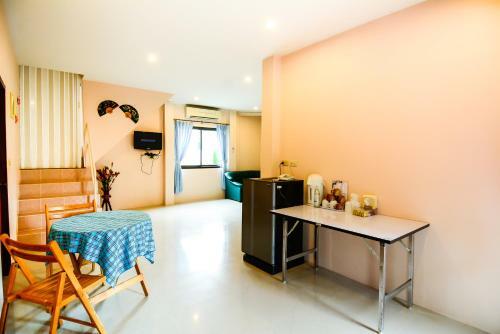 Hotel Tanaosri & Creekside Resort