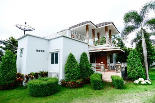 Hotel Tanaosri & Creekside Resort