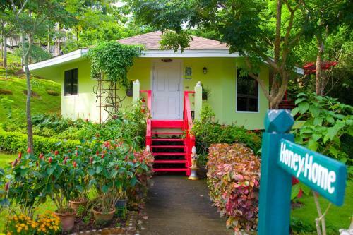 Hotel Phukaew & Adventure Park Resort