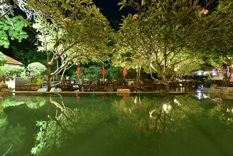 Hotel Ndol Streamside Thai Villas
