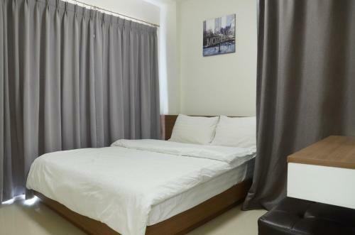 Hotel The September Salaya