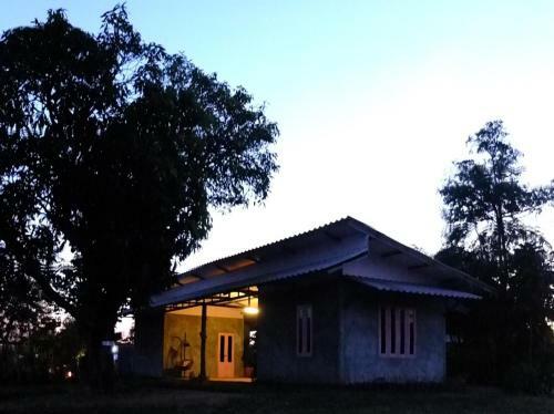 Hostal At Home172