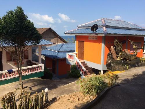 Hotel Dragon Hut Resort
