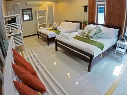 Hotel Dolphin Bay Beach Resort