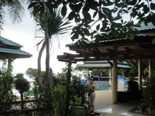 Hotel Dolphin Bay Beach Resort