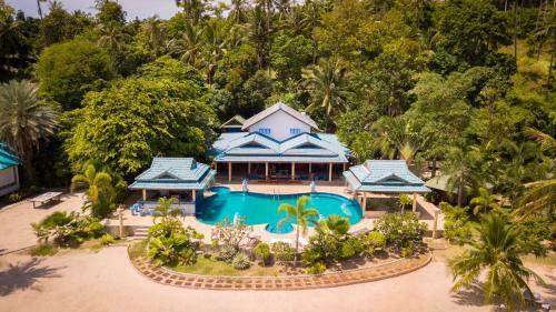 Hotel Dolphin Bay Beach Resort