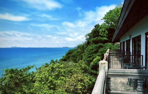 Blue Hill Beach Resort By Le Palais Hotel