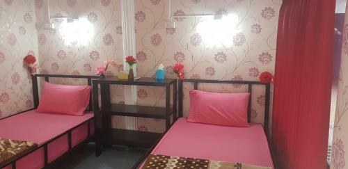 Om Ganesh Hostel