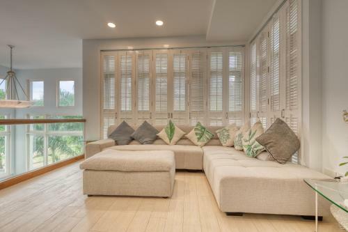 Exclusive Beachfront Villa By Pearl Property