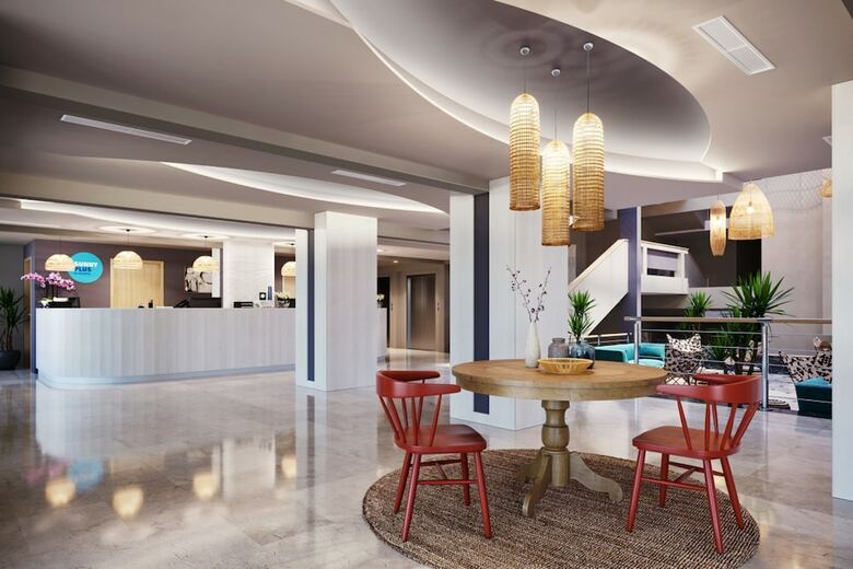 Valamar Koralj Hotel