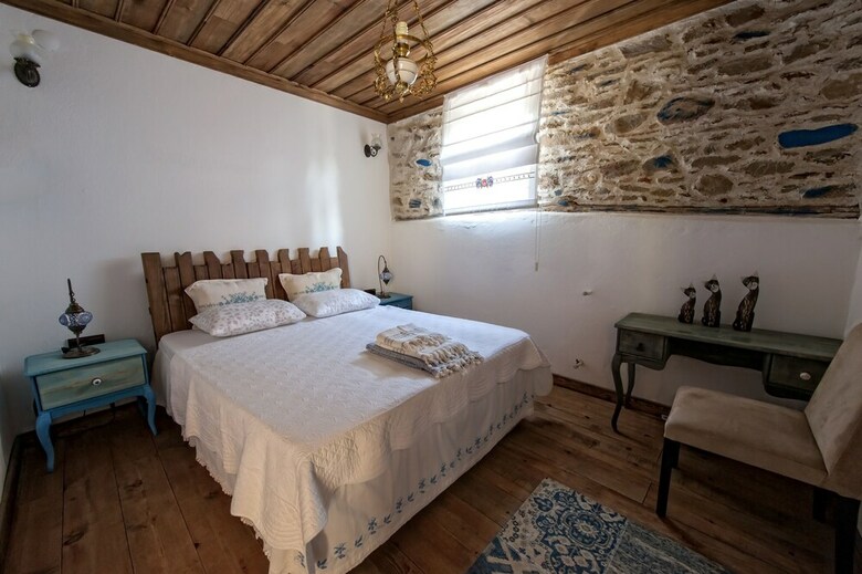 Birgi Hotel Saliha Hanim Tas Konak