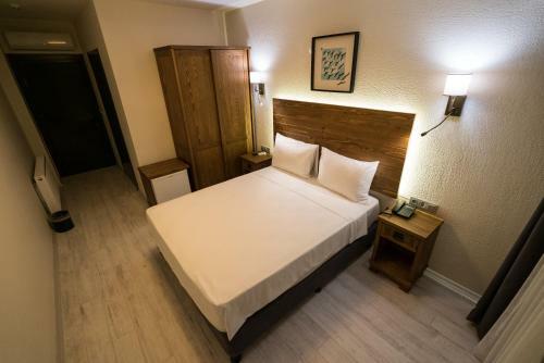 8 Rooms Boutique Hotel