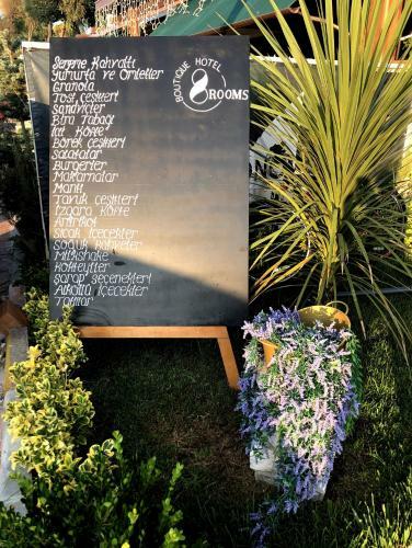 8 Rooms Boutique Hotel