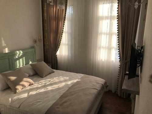 Ayshe Hotel