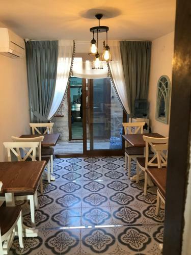 Ayshe Hotel