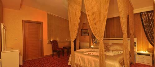 Demosan Hotel