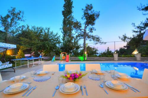 Korunakl? Villa Zara