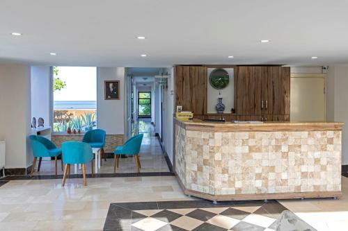 Troas Beach Hotel