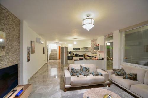 Private Villa Aldora