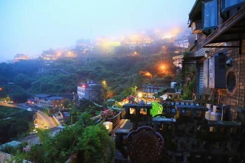 Jiufen Walk Inn 3x3