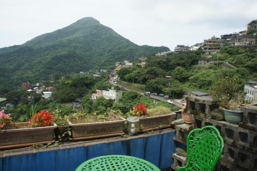 Jiufen Walk Inn 3x3