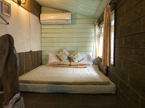 Bed & Breakfast A-home